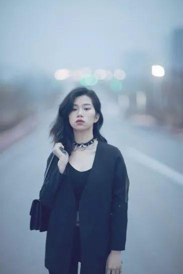 大国艺术家 摄影 拍照技术大国艺术家. 这个秋天，如何把女友拍漂亮？男士必学技能