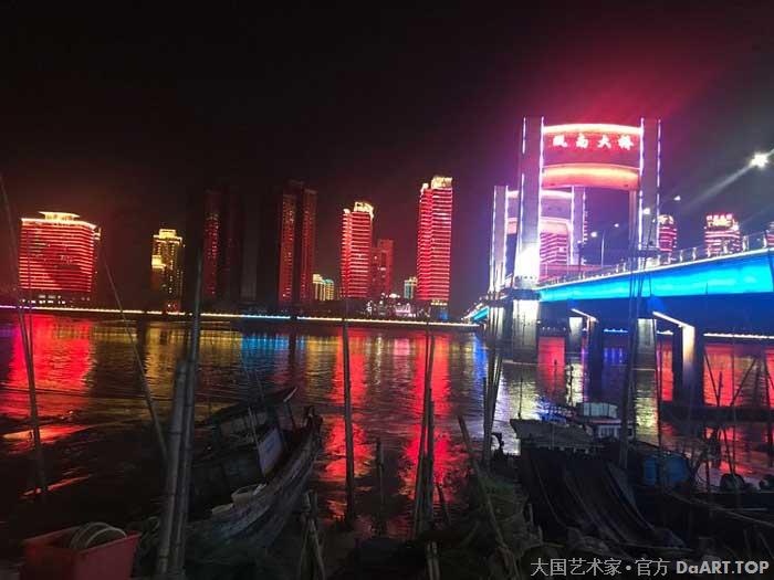 隔江是龙港市