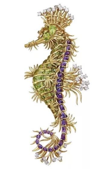 蒂芙尼宝石和钻石《Hippocampe》胸针，JeanSchlumberger设计。估价：10,000-15,000美元。将于4月16日在佳士得纽约瑰丽珠宝拍卖呈献