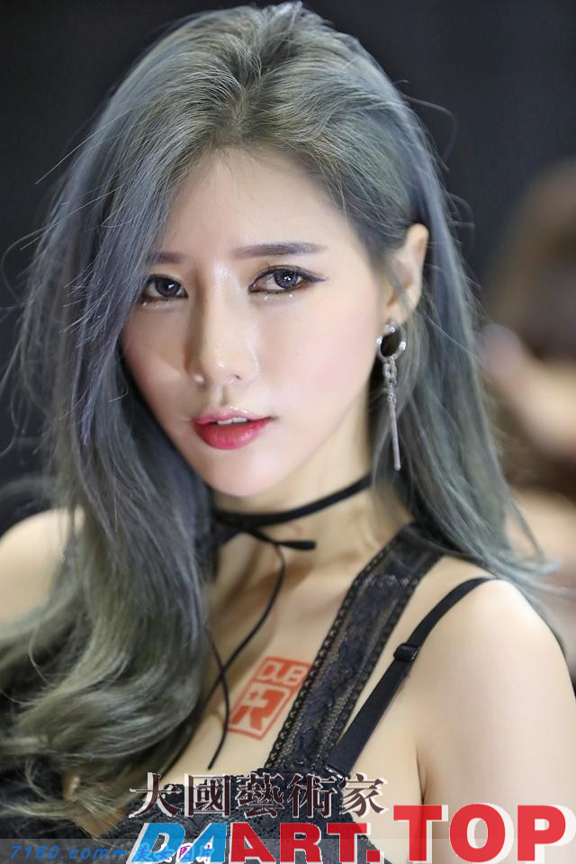 韩国车模宋姝儿蕾丝抹胸挺巨乳性感图片
