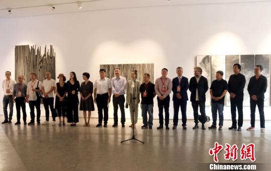 第三届“艺术天津”展览开幕12国逾300艺术家奉上千件作品