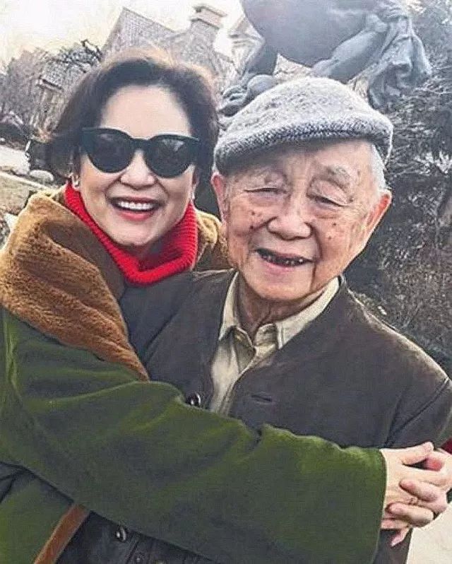 林青霞问：“怎么才能写得更好？”     黄永玉答